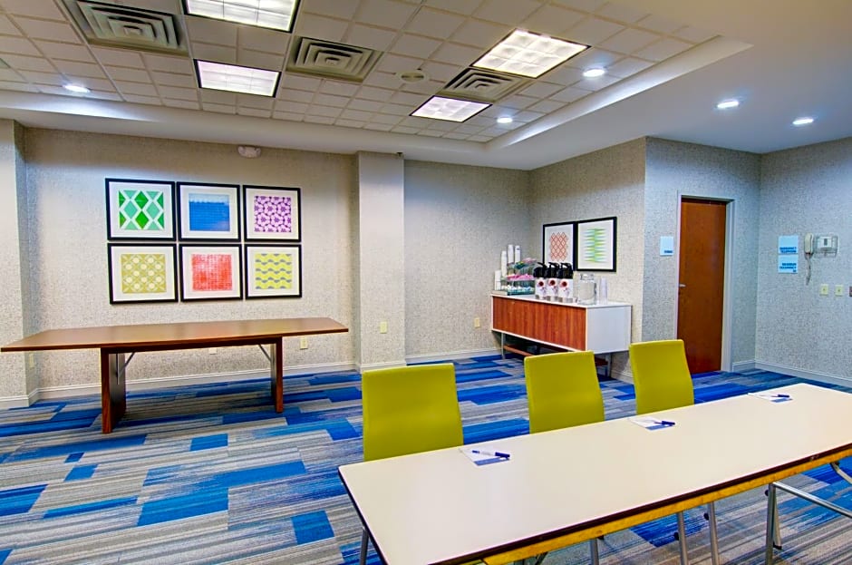 Holiday Inn Express and Suites Blacksburg- University Area By IHG
