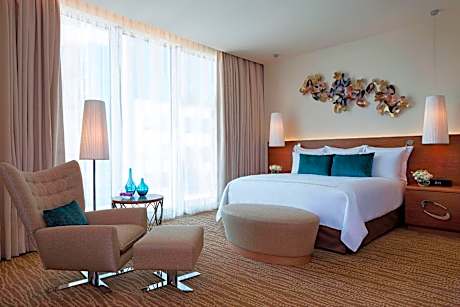 Executive Corner, Larger Guest room