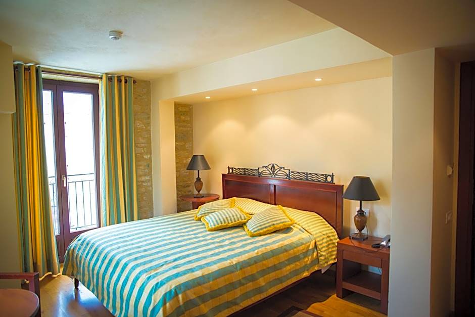 Maritsas Hotel & Suites