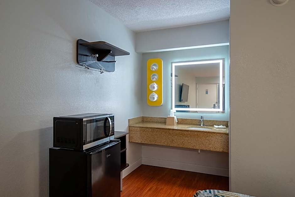 Motel 6-Richmond, VA - Midlothian Turnpike