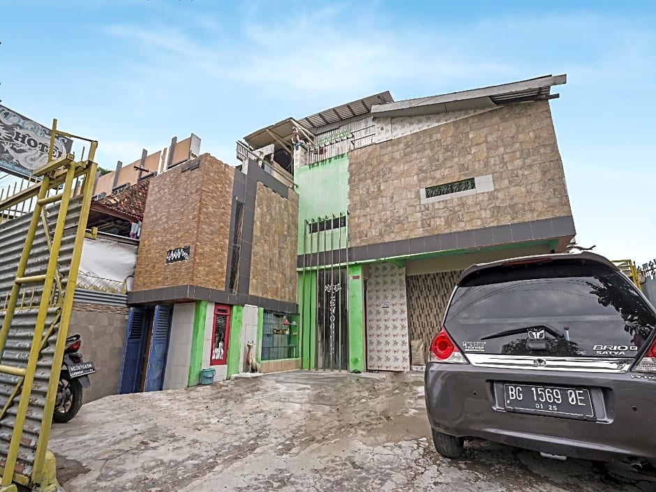 OYO 90158 Hotel Lendosis Perintis Kemerdekaan