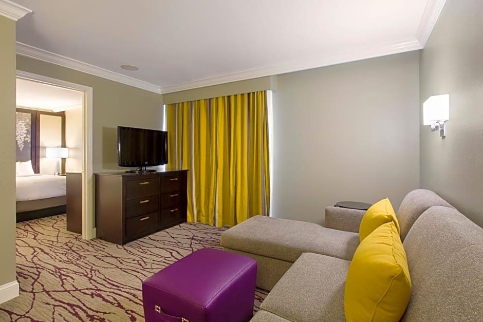 DoubleTree by Hilton Historic Savannah