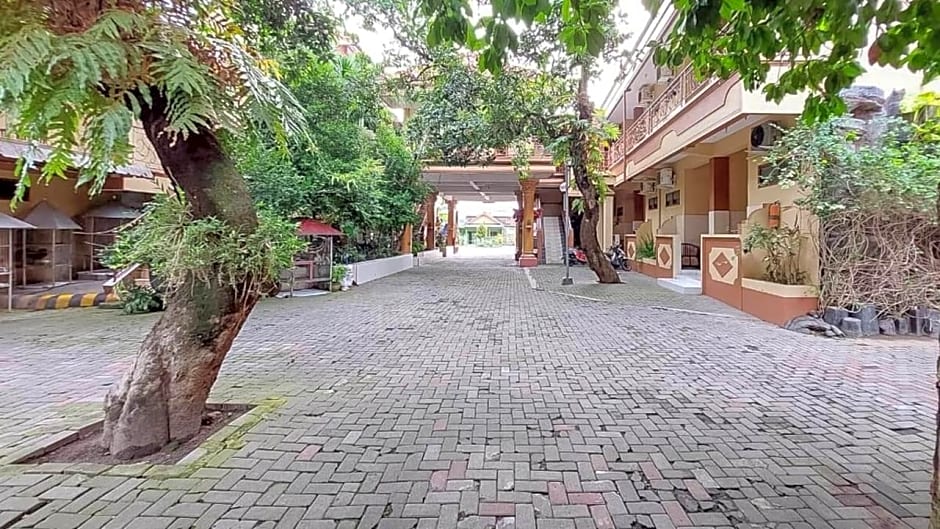 Hotel Shinta 1 near Stasiun Kertosono Mitra RedDoorz