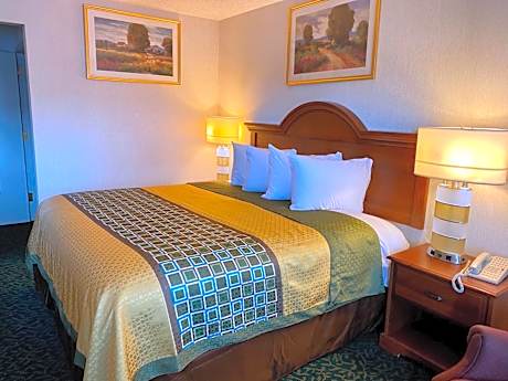 Harrisonville Inn & Suites