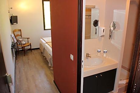 Twin Room - 1st Floor