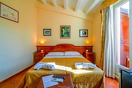 Double or Twin Room with Side Sea View