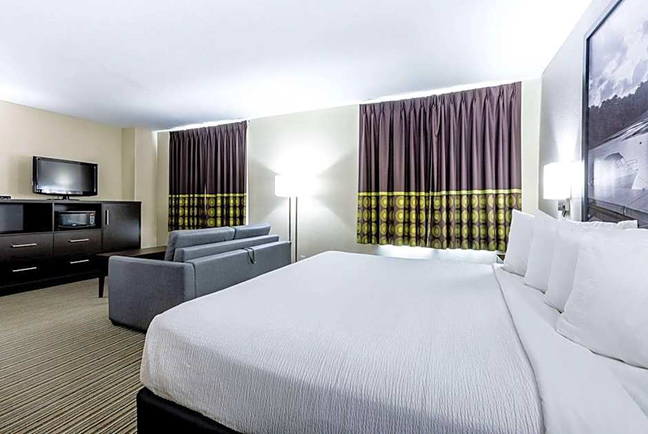 Super 8 by Wyndham Truro NS