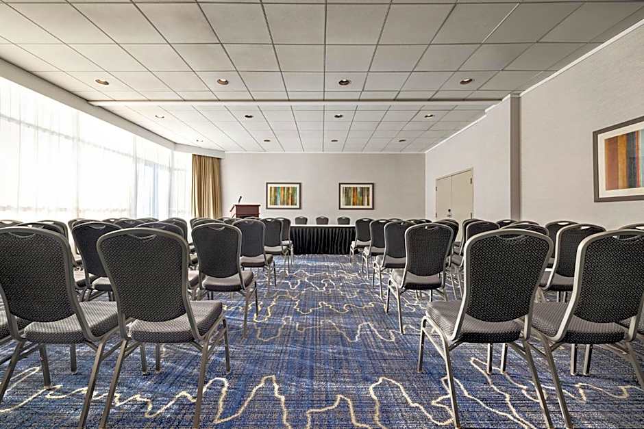 Holiday Inn Express Vancouver-Metrotown (Burnaby) By IHG