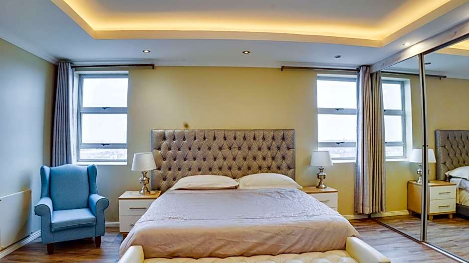 4 on Pritchard Luxury Suites