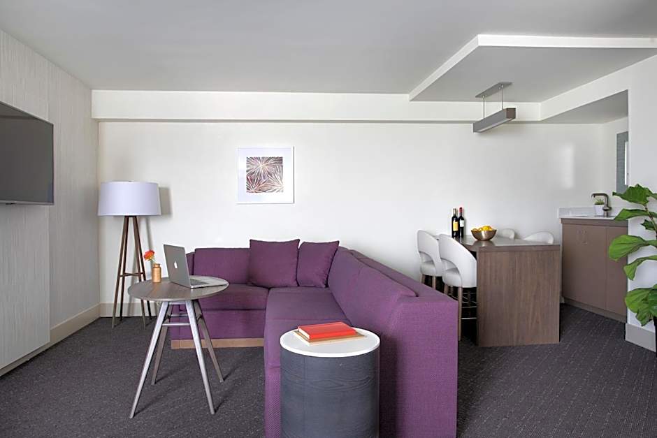 Crowne Plaza Atlanta Perimeter at Ravinia By IHG