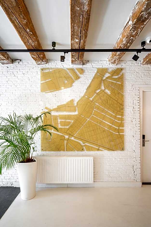 YAYS Amsterdam Salthouse Canal by Numa