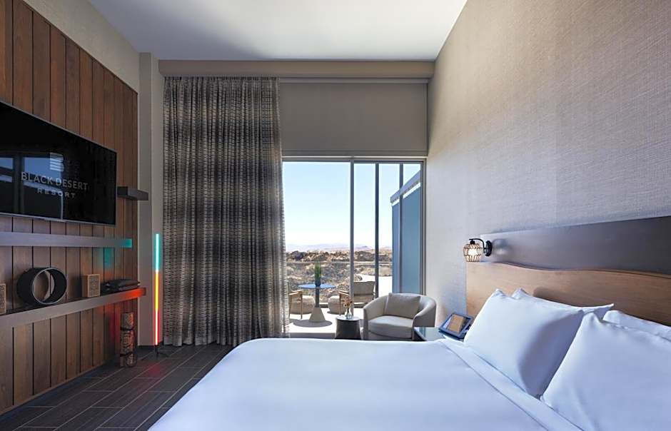 Photo 1 of 4 of Superior King Room