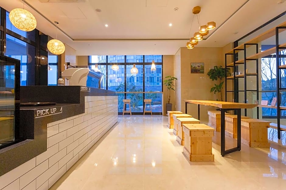 Grand Millions Hotel 