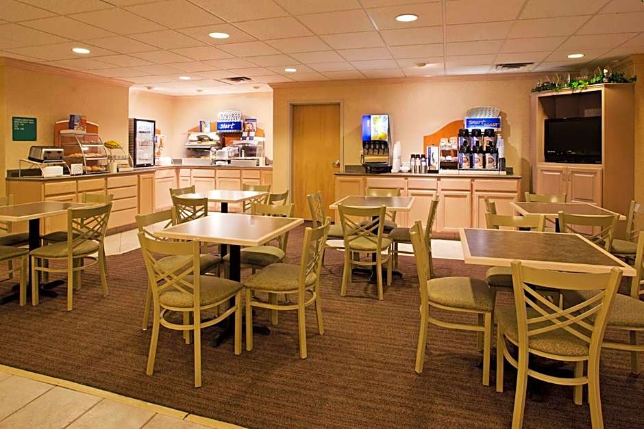 Holiday Inn Express Vermilion by IHG