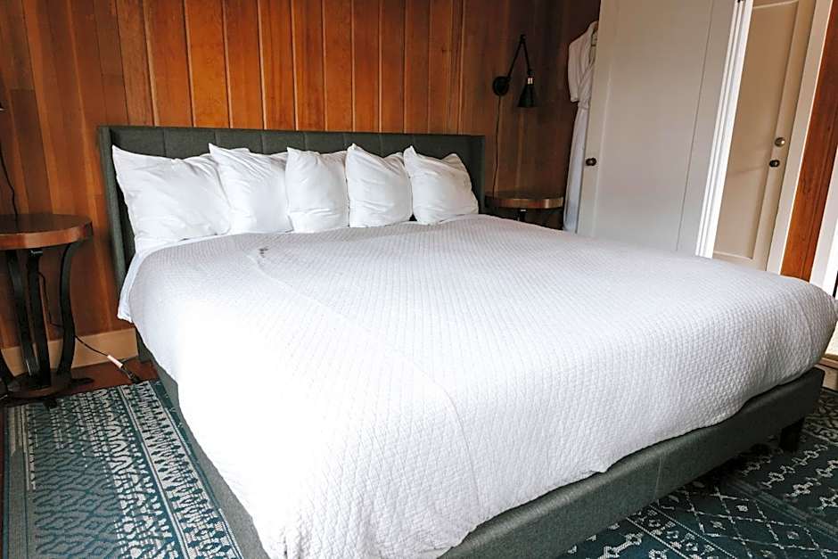 The Inn at Arch Cape