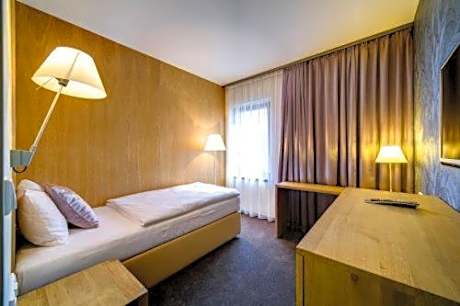 Standard Single Room with Shower