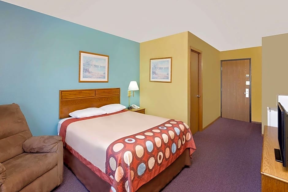Super 8 by Wyndham Dyersville