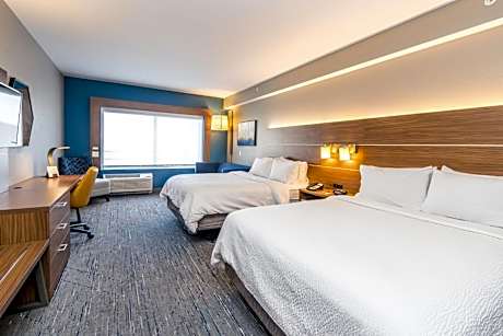 One-Bedroom Queen Suite with Two Queen Beds