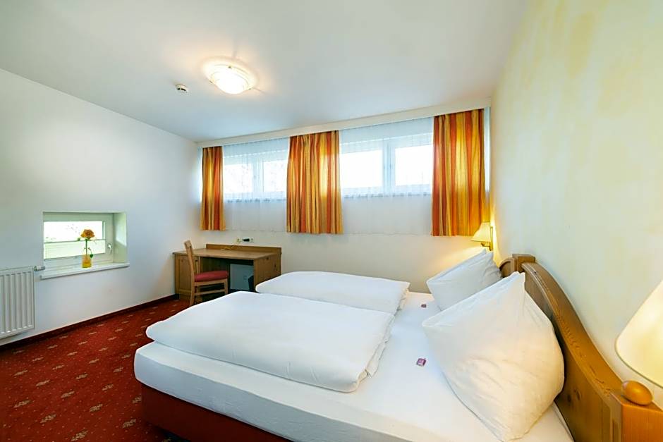 Hotel Gasthof Kröll, 4 Skigebiete in unmittelbarer Nähe, Restaurant mit regionaler Küche