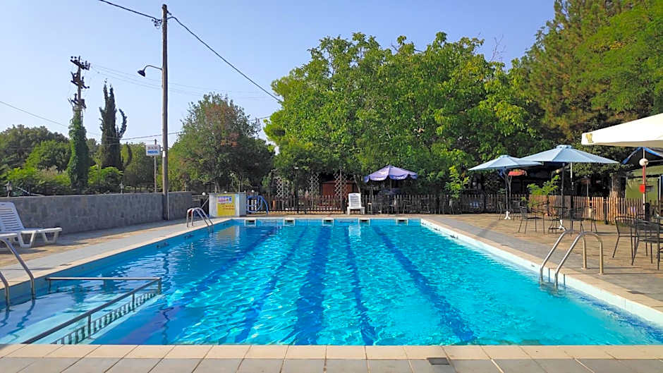 Camping Mitikas and Bungalows