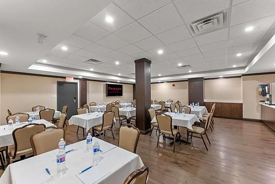 Ramada By Wyndham, Niagara Falls Near Fallsview District