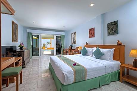Superior Studio with Pool Access