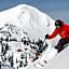 Fernie Slopeside Lodge