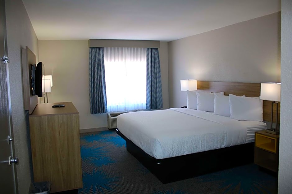 Days Inn by Wyndham Waco University Area