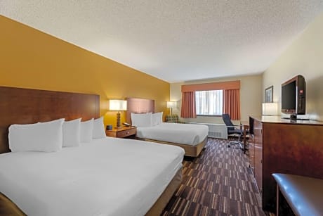 One-Bedroom Queen Suite with Two Queen Beds and Sofa Bed
