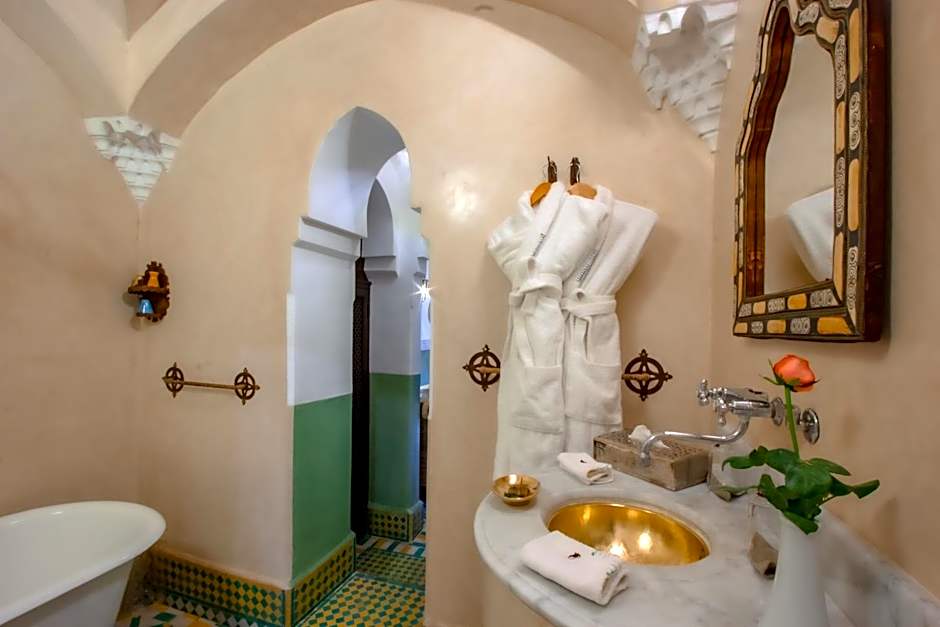 Riad Kaiss By Anika