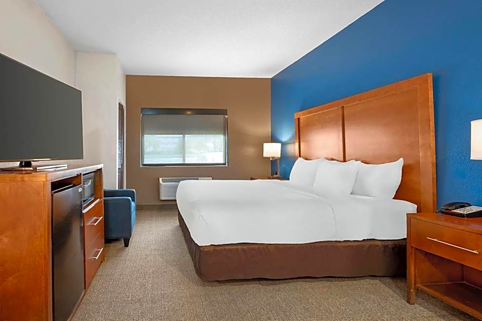 Comfort Inn & Suites North Greenfield