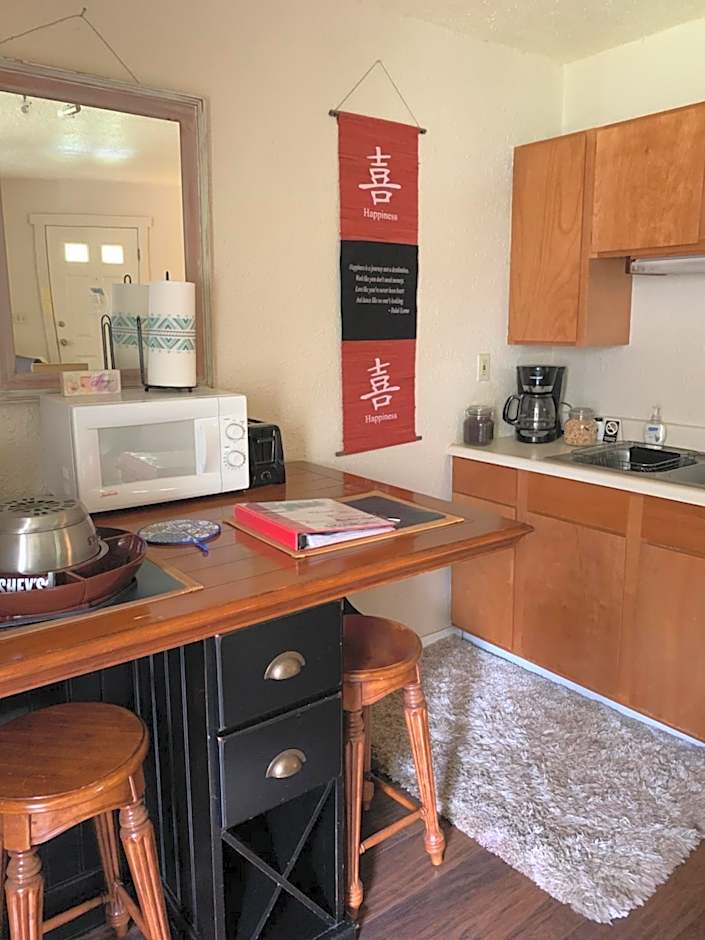 Mountain Meadows Inn & Chalet Suites