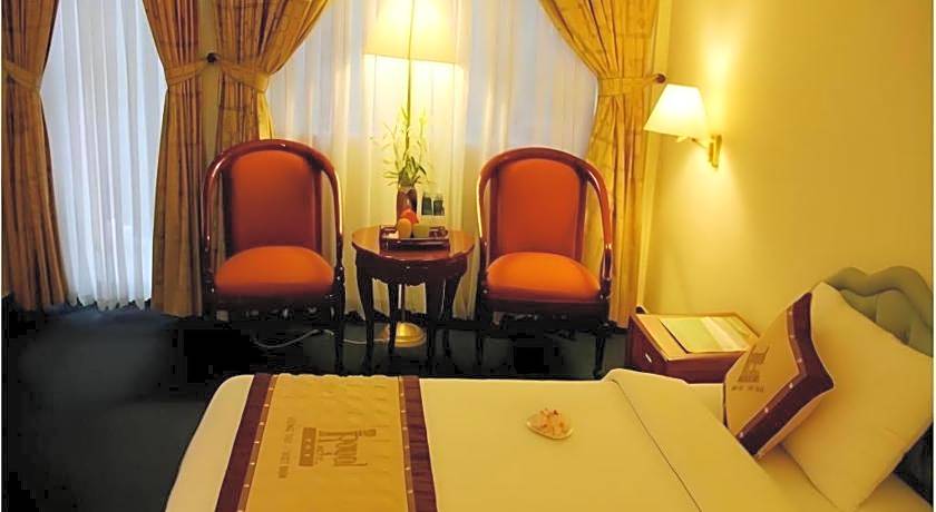 Royal Hotel