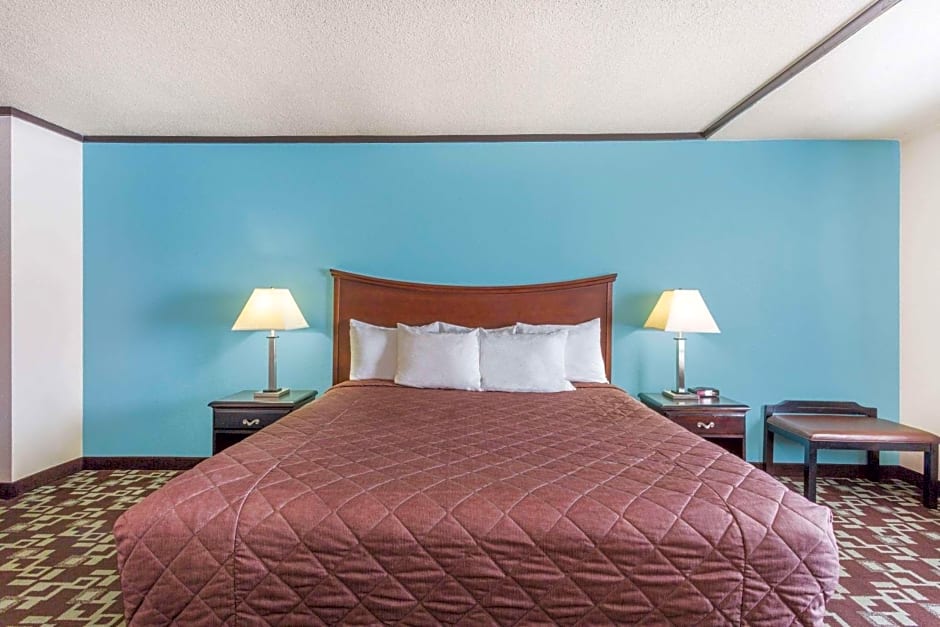 Super 8 by Wyndham Daleville/Roanoke