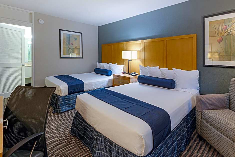 Travelodge by Wyndham Palm Springs