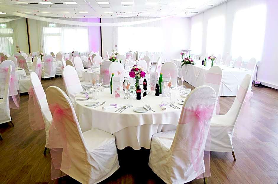 NOVAPARK Flugzeughotel Graz