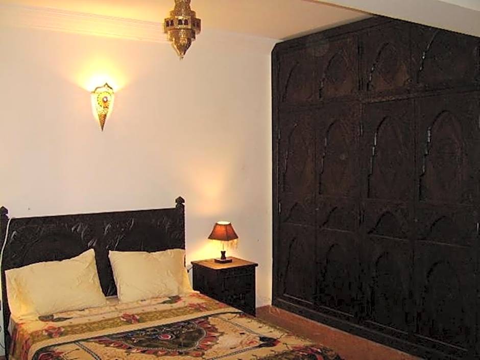 Manis Apartment Set in a Hotel Area