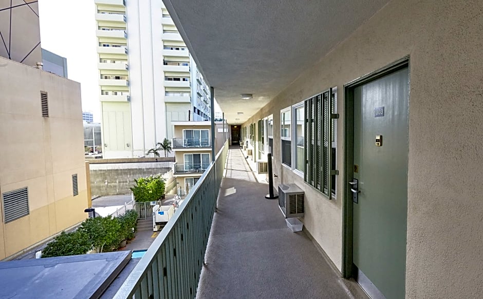 Hollywood Orchid Suites