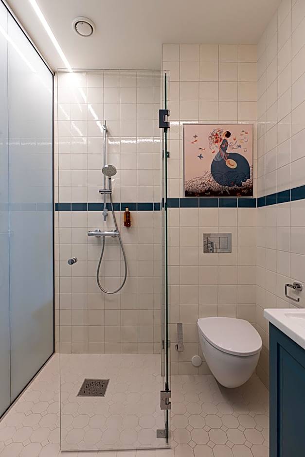 The Apartments Company - The Sweet