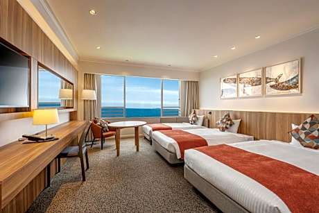 HORIZON Deluxe Triple Room with Separate Bathroom and Toilet