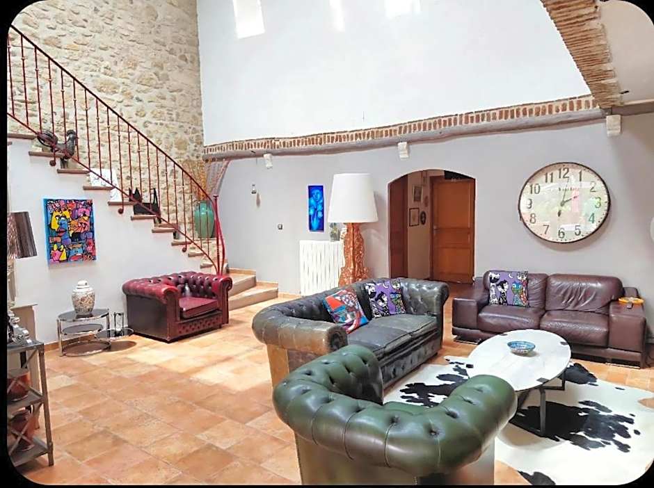 VILLA ARTEMIA - chambre d hôtes labellisée massages-piscine-climatisation