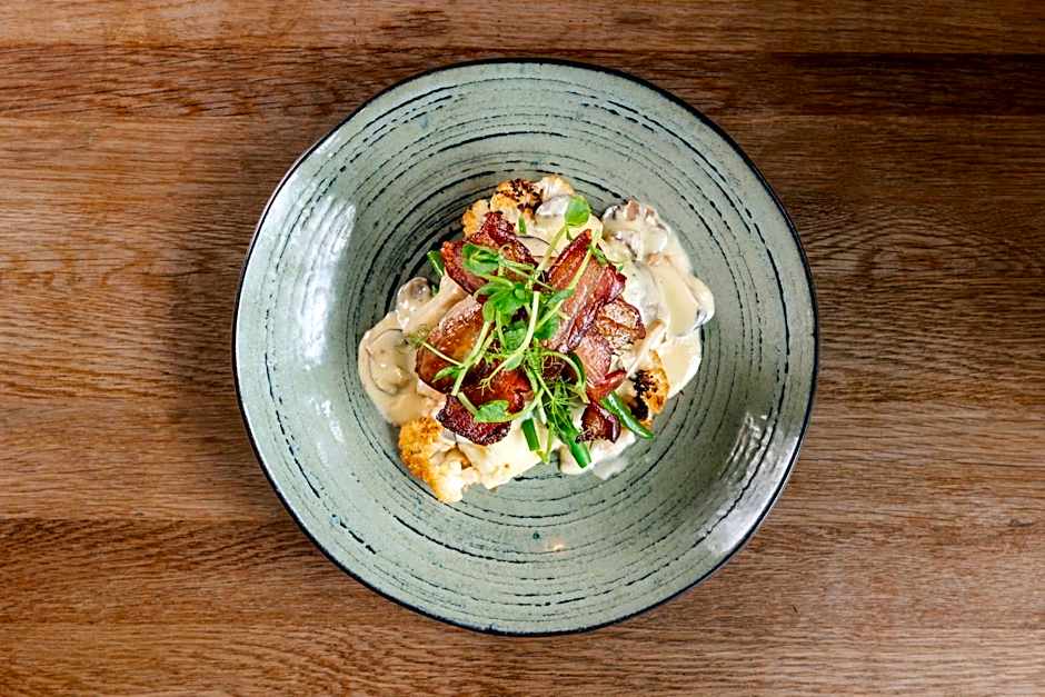 The Hare and Hounds, Levens