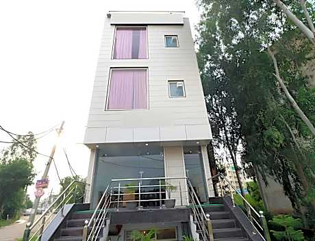 Hotel Royal Wisteria 