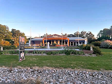 Byer Fountain Motor Inn