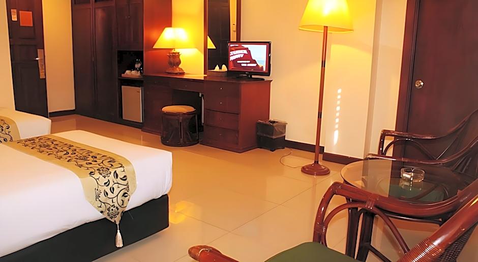 Losari Beach Hotel Makassar