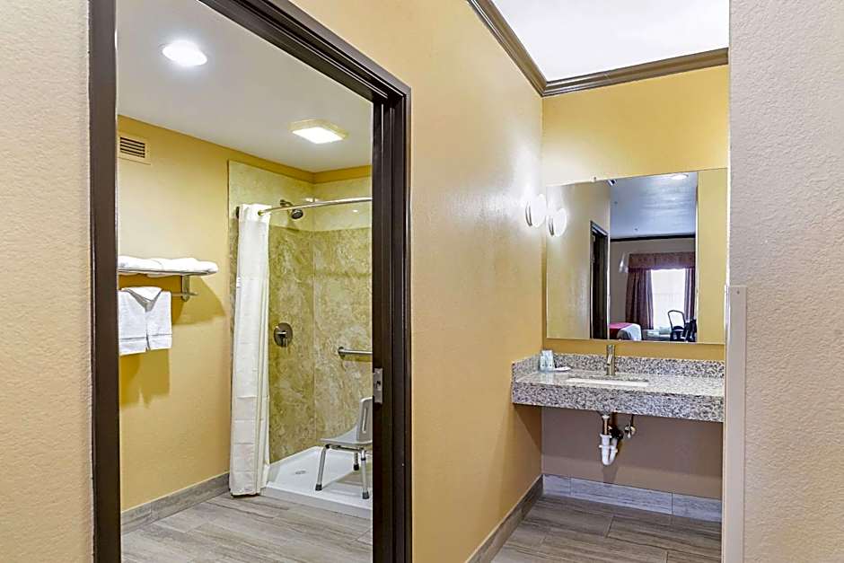 Quality Inn & Suites Lubbock South