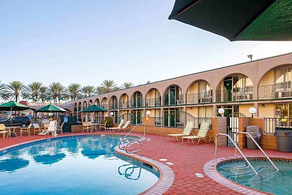 Kings Inn Anaheim at The Park & Convention Center