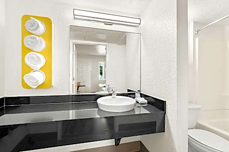 2 Full Beds | Non-Smoking, Micfridge