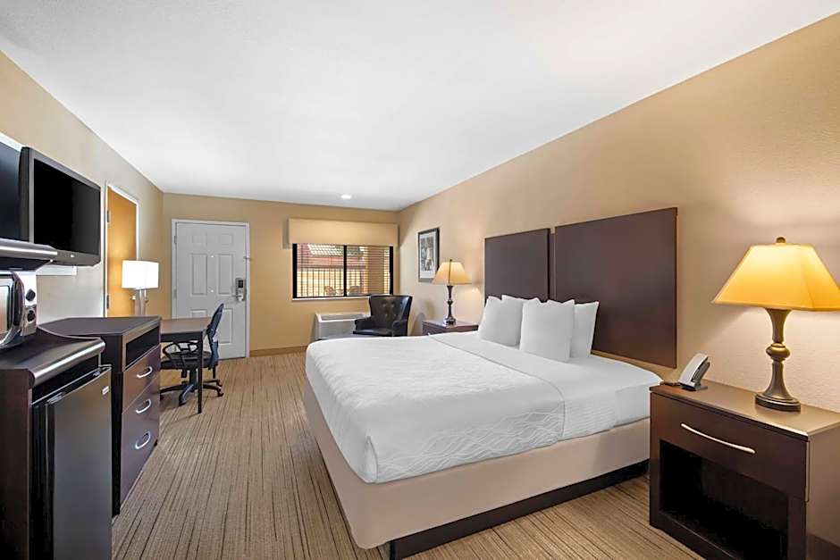 Best Western Cedar Inn