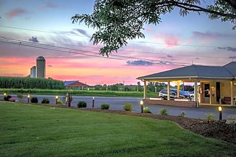 Harvest Drive Family Inn - Renovated Rooms